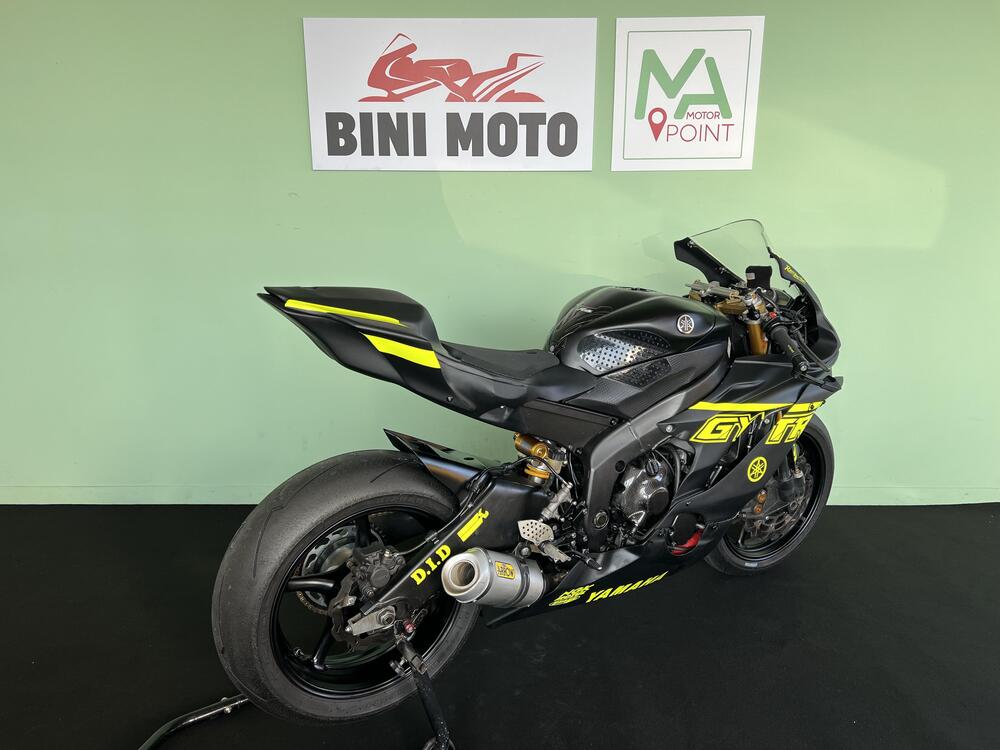 Yamaha YZF R6 (2006 - 07) (8)