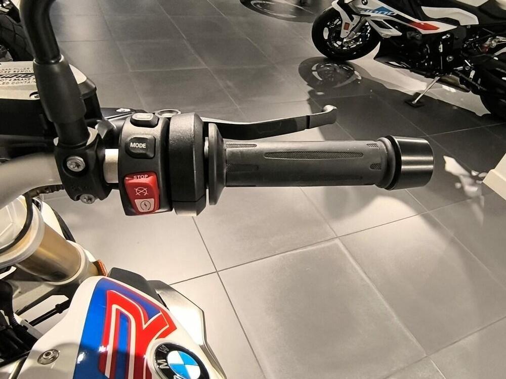Bmw R 1250 R (2021 - 25) (4)