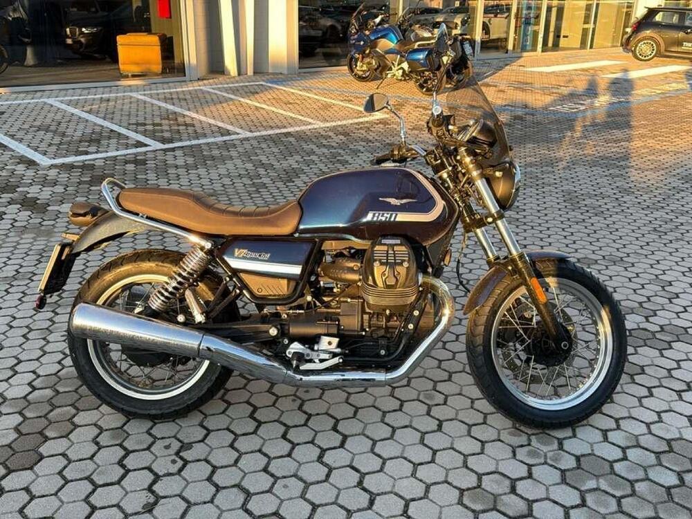 Moto Guzzi V7 850 Stone Special Abs (2021) (4)