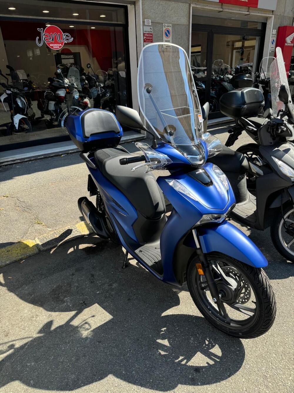 Honda SH 150i (2024 - 25) (3)