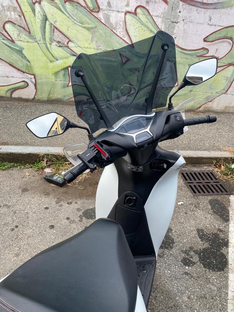 Honda SH 150i Sport (2024 - 25) (3)