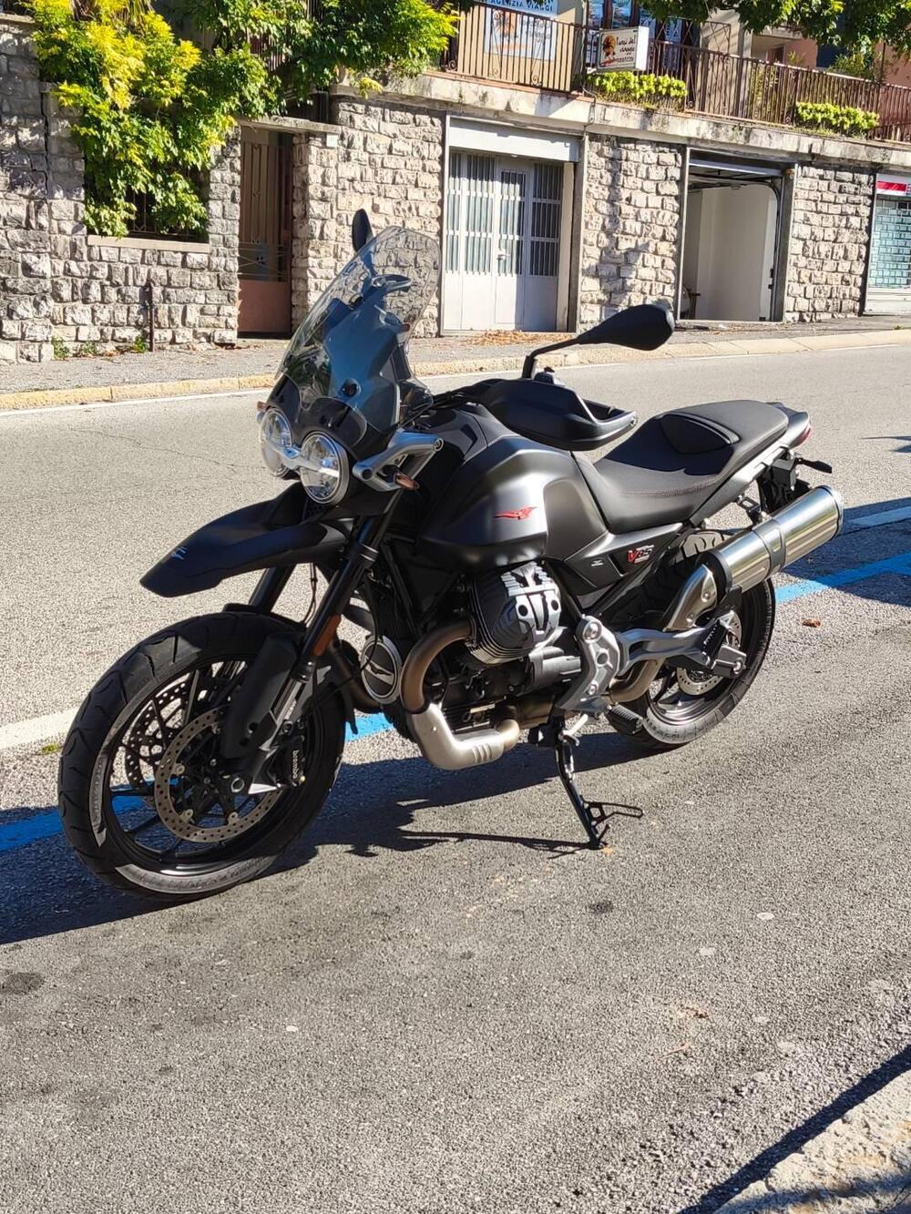 Moto Guzzi V85 Strada (2024 - 26) (3)