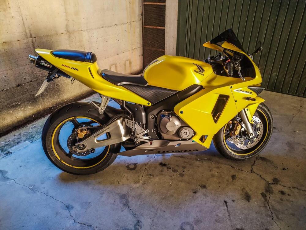 Honda CBR 600 RR (2003 - 04) (3)
