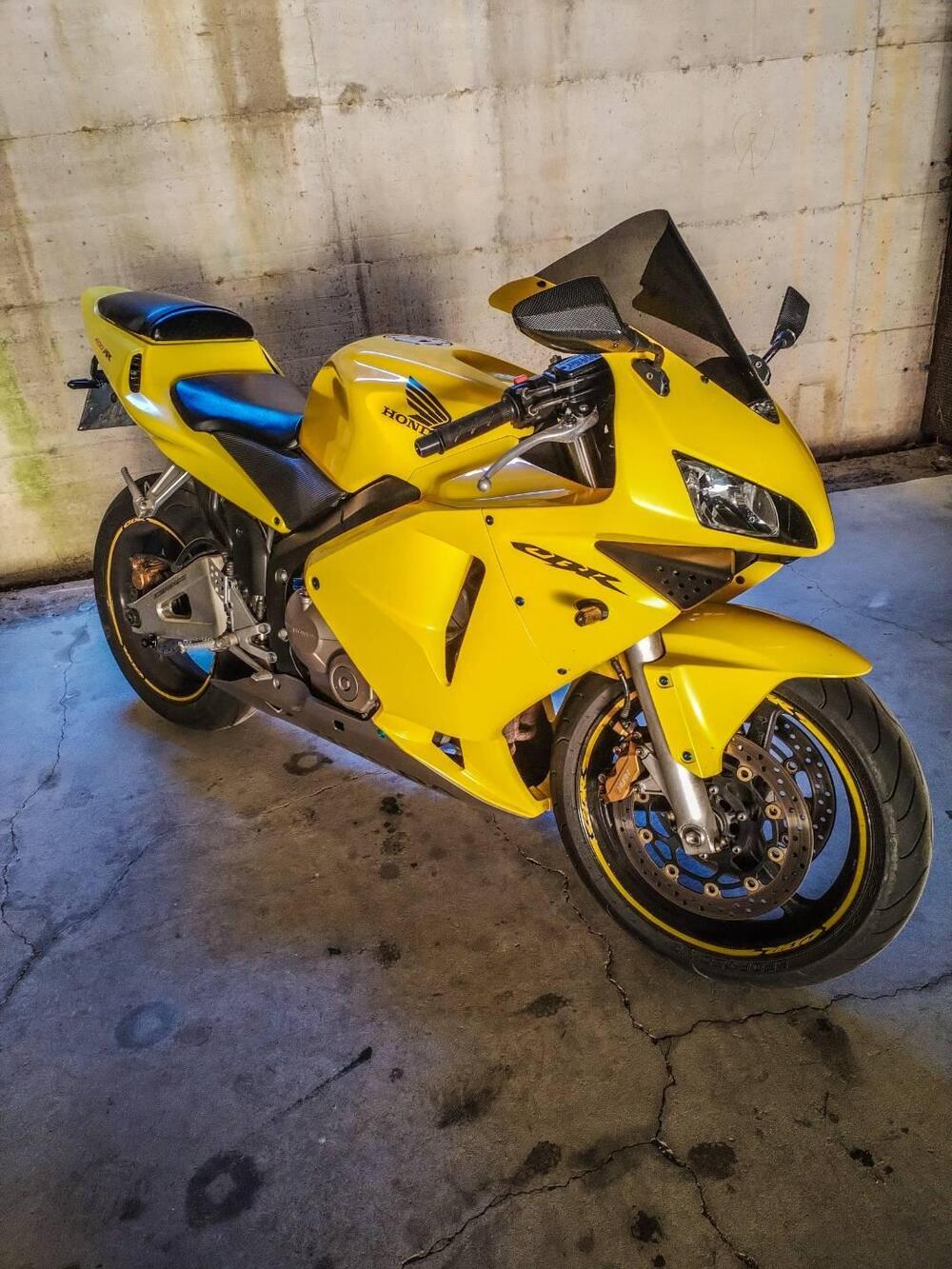Honda CBR 600 RR (2003 - 04) (4)