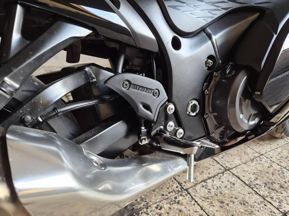 Suzuki GSX 1300 R Hayabusa (2021 - 24) (6)