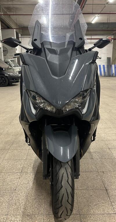 Yamaha T-Max 560 Tech Max (2021) usata