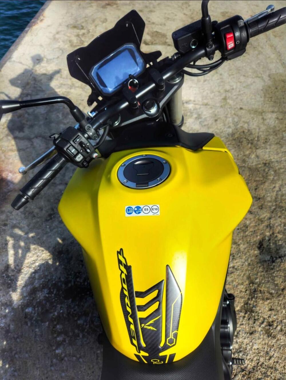 Honda CB 750 Hornet (2023 - 24) (3)