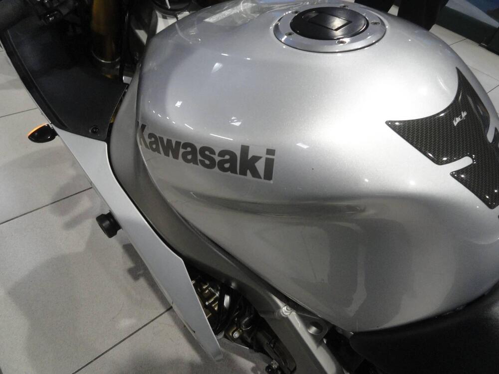 Kawasaki Ninja 636 ZX-6R (2003 - 04) (6)