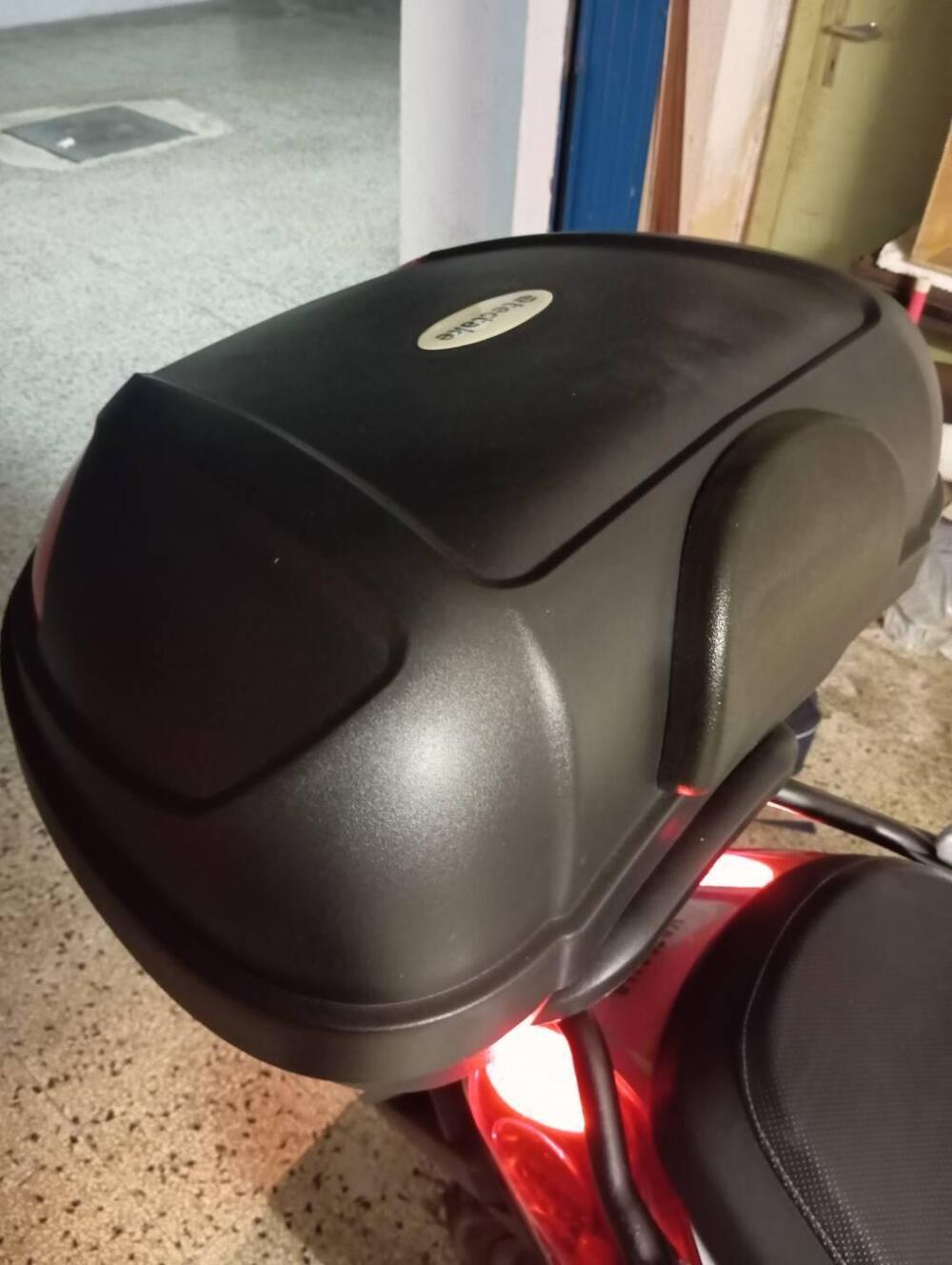 Yamaha X-Max 250 (2007 - 09) (8)