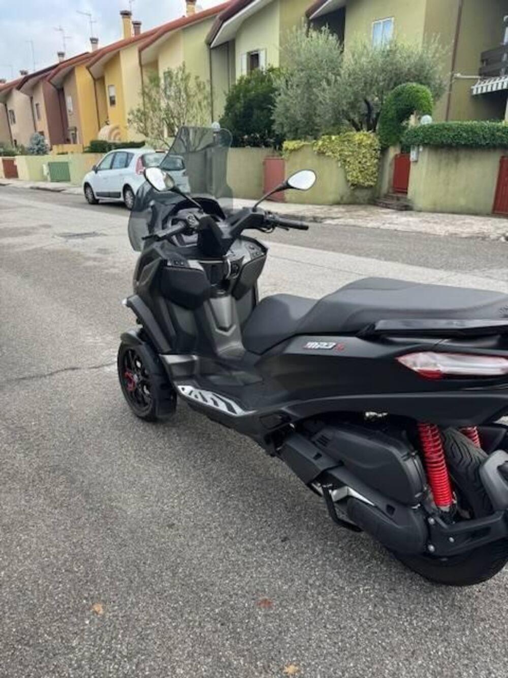 Piaggio MP3 400 Sport Hpe (2025 - 26) (2)