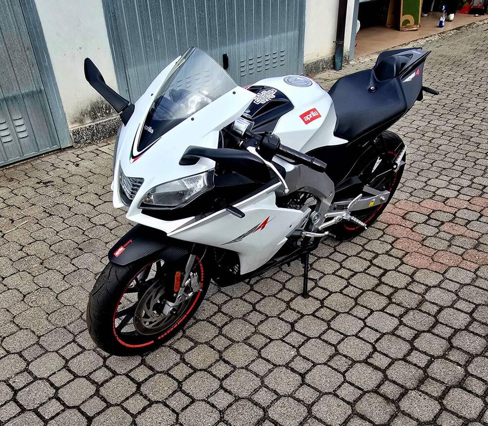 Aprilia RS4 50 (2011 - 17) (2)