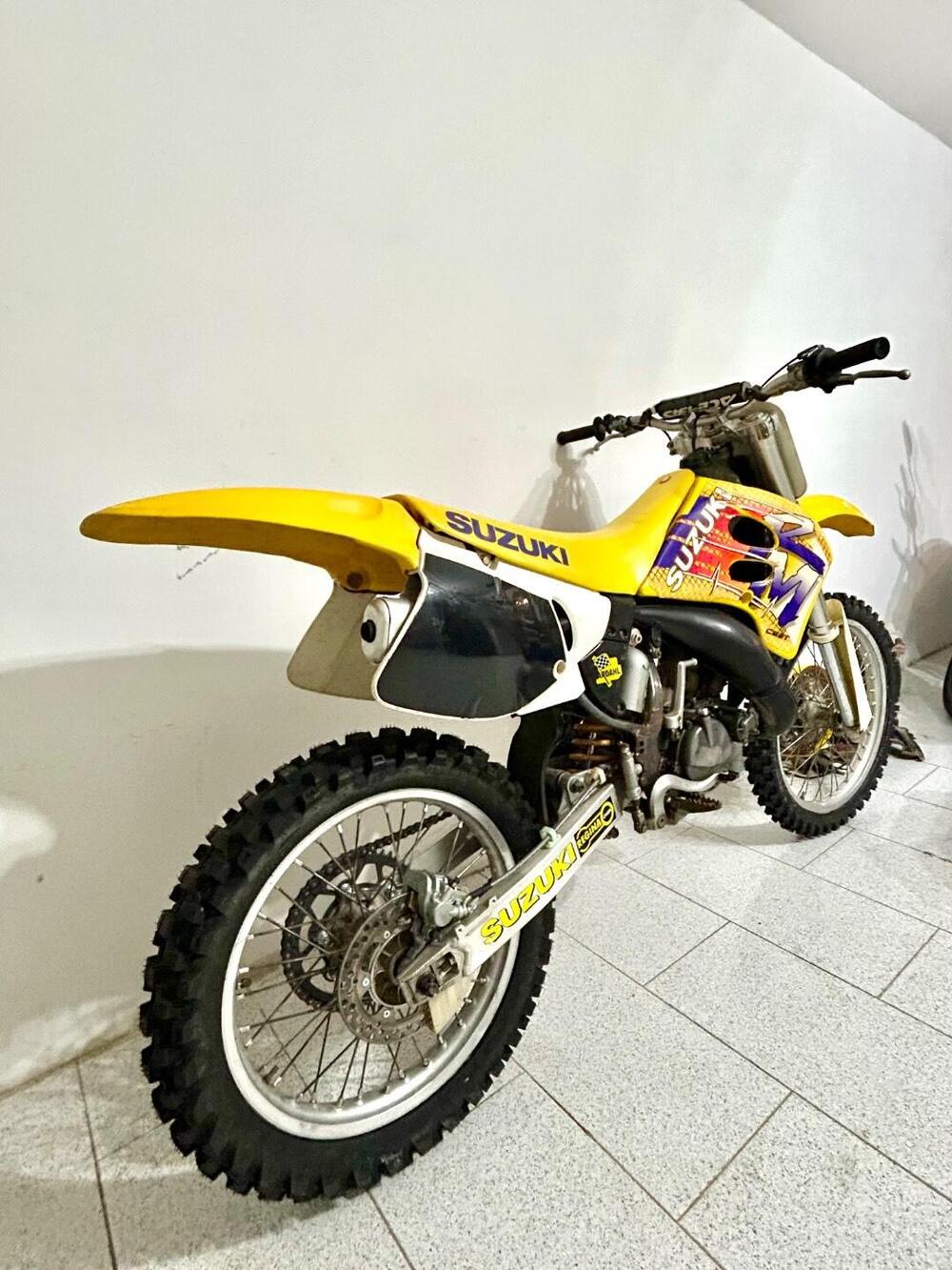 Suzuki RM 125 (1995 - 01) (2)