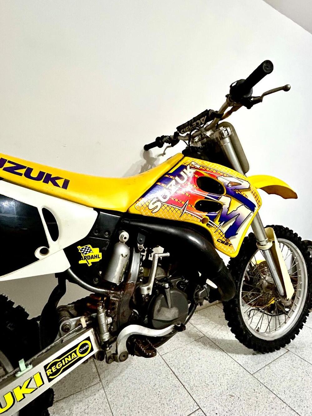 Suzuki RM 125 (1995 - 01) (5)