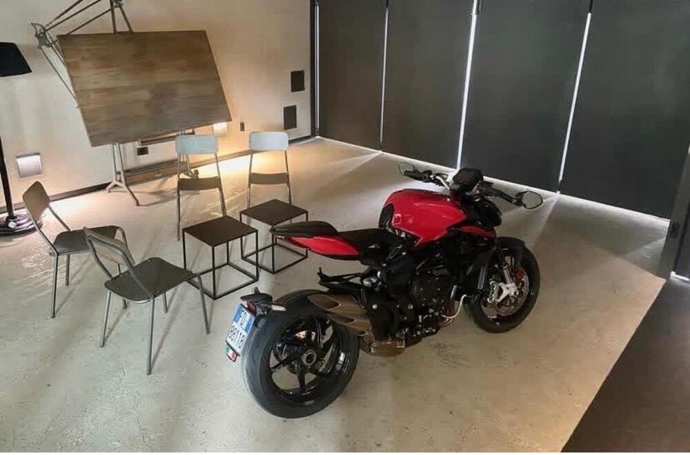 MV Agusta Brutale 800 R (2023 - 25) (3)