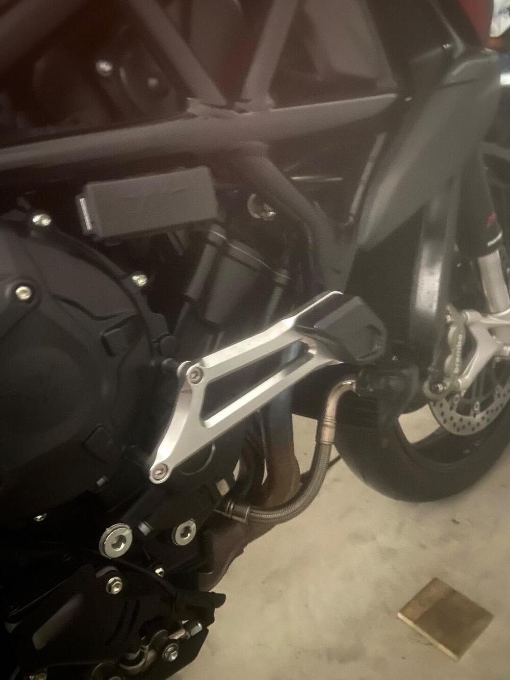 MV Agusta Brutale 800 R (2023 - 25) (9)