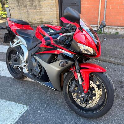 Honda CBR 600 RR (2009 - 12) usata