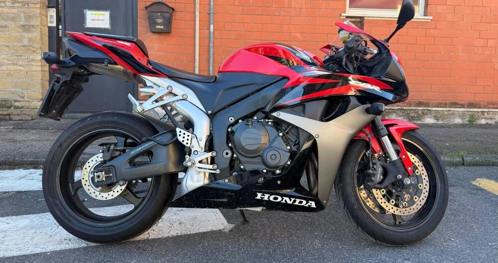 Honda CBR 600 RR (2009 - 12) (9)