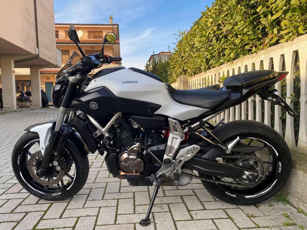 Yamaha MT-07 (2014 - 16) (2)