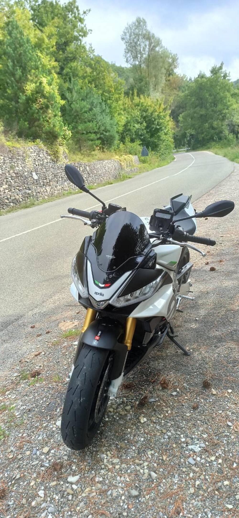 Aprilia Tuono V4 (2021 - 24) (6)