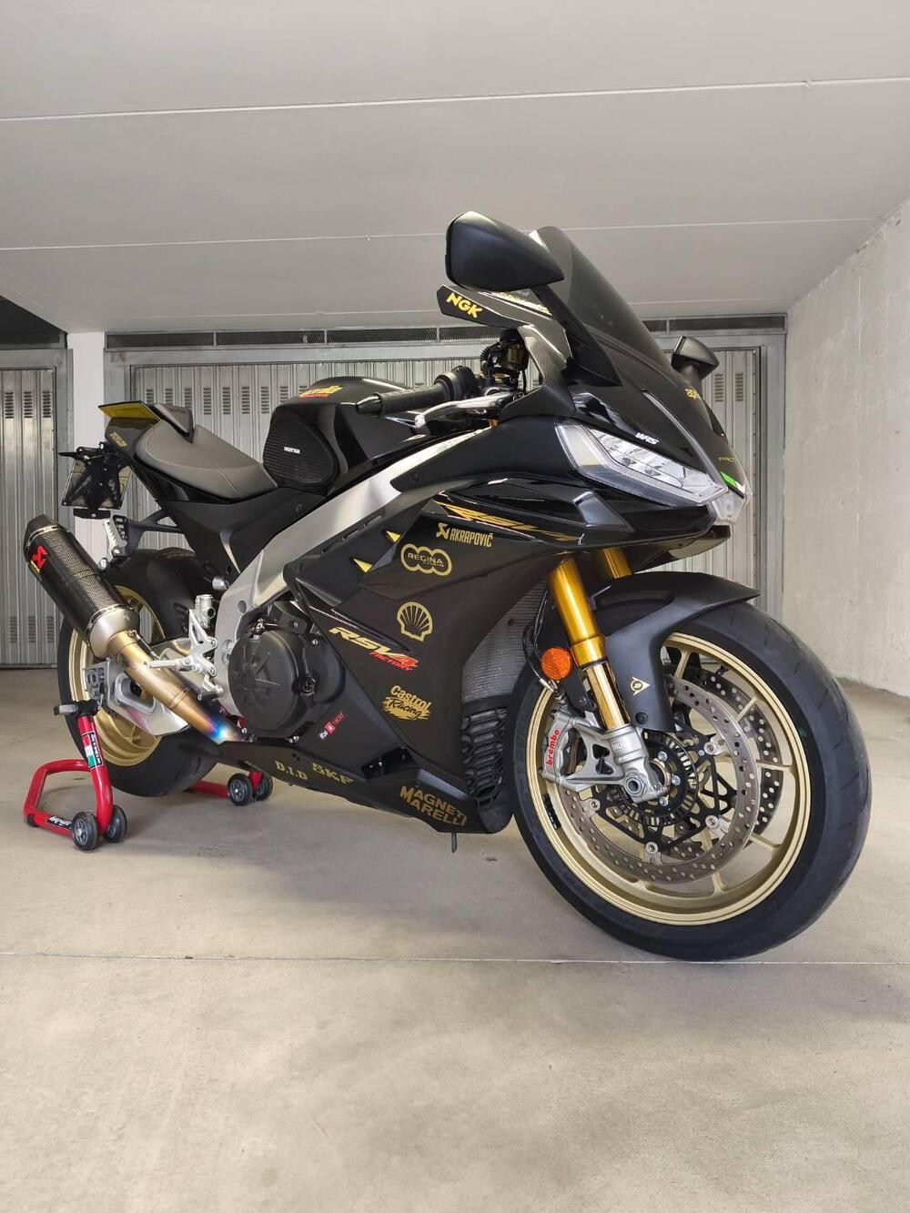 Aprilia RSV4 1100 Factory (2021 - 24) (2)