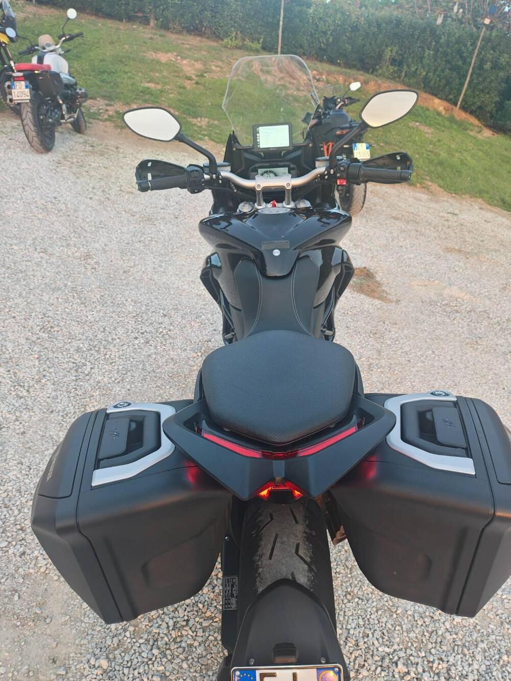 MV Agusta Turismo Veloce 800 R (2023 - 26) (2)