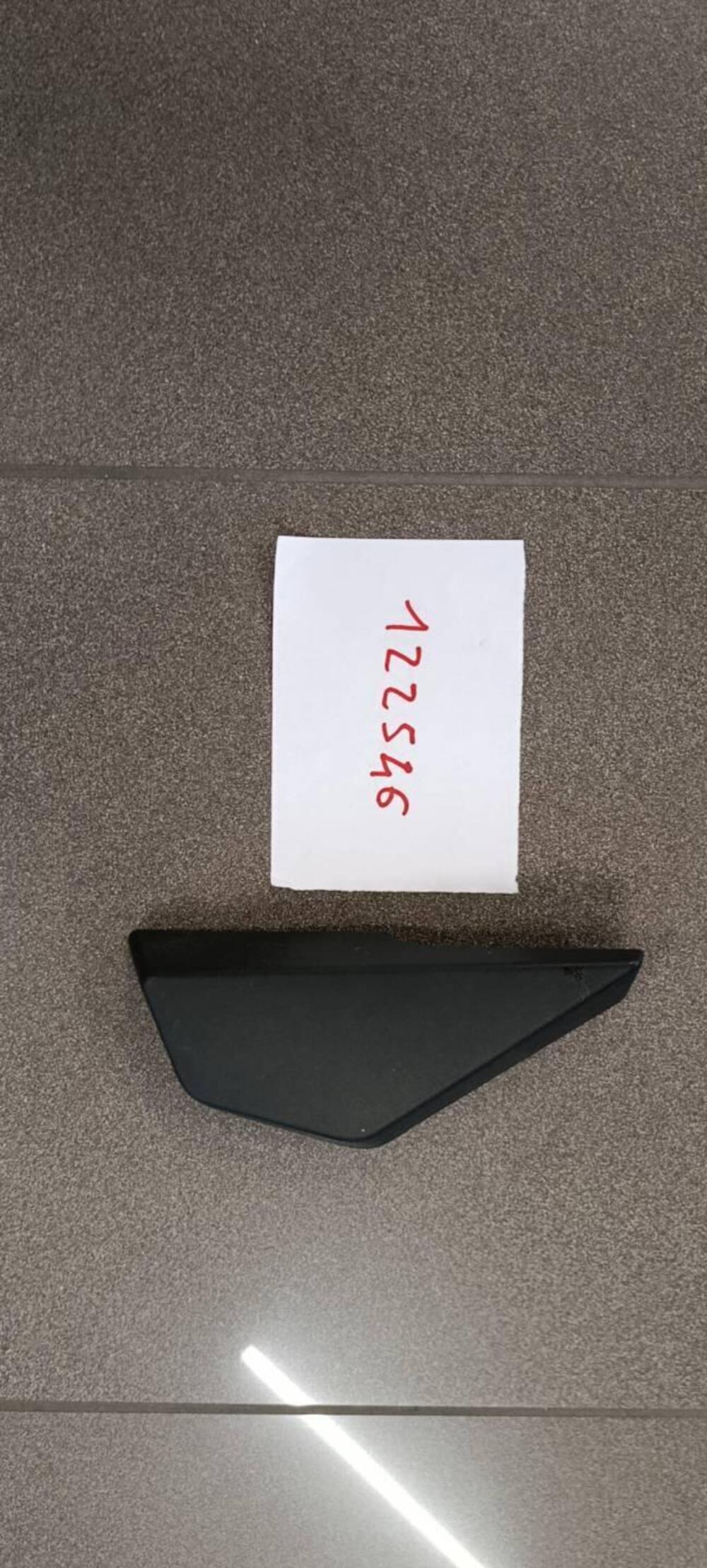 COVER DESTRA PARAFANGO ANTERIROE SYM ADX 300