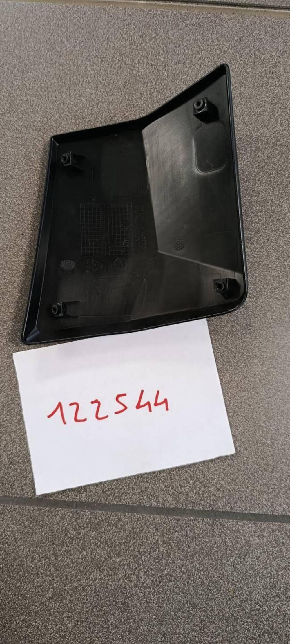 COPERCHIO PER SPORTELLO INTERNO DX SYM ADX 300 (2)