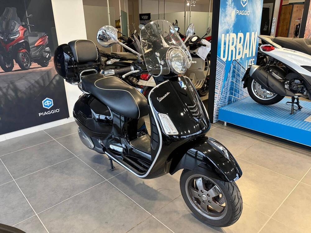 Vespa GTS 300 Super (2017 - 18) (3)