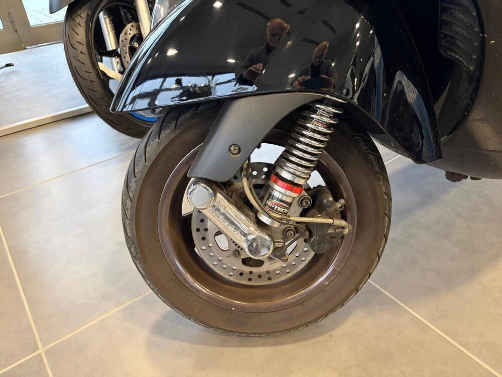 Vespa GTS 300 Super (2017 - 18) (13)