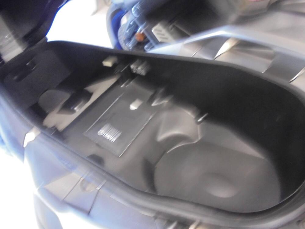 Yamaha X-Max 400 ABS (2017 - 20) (5)