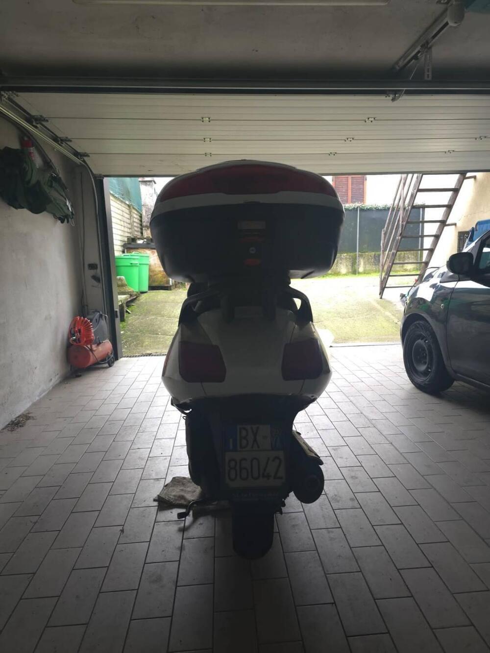 Aprilia Atlantic 200 (2002 - 04) (2)