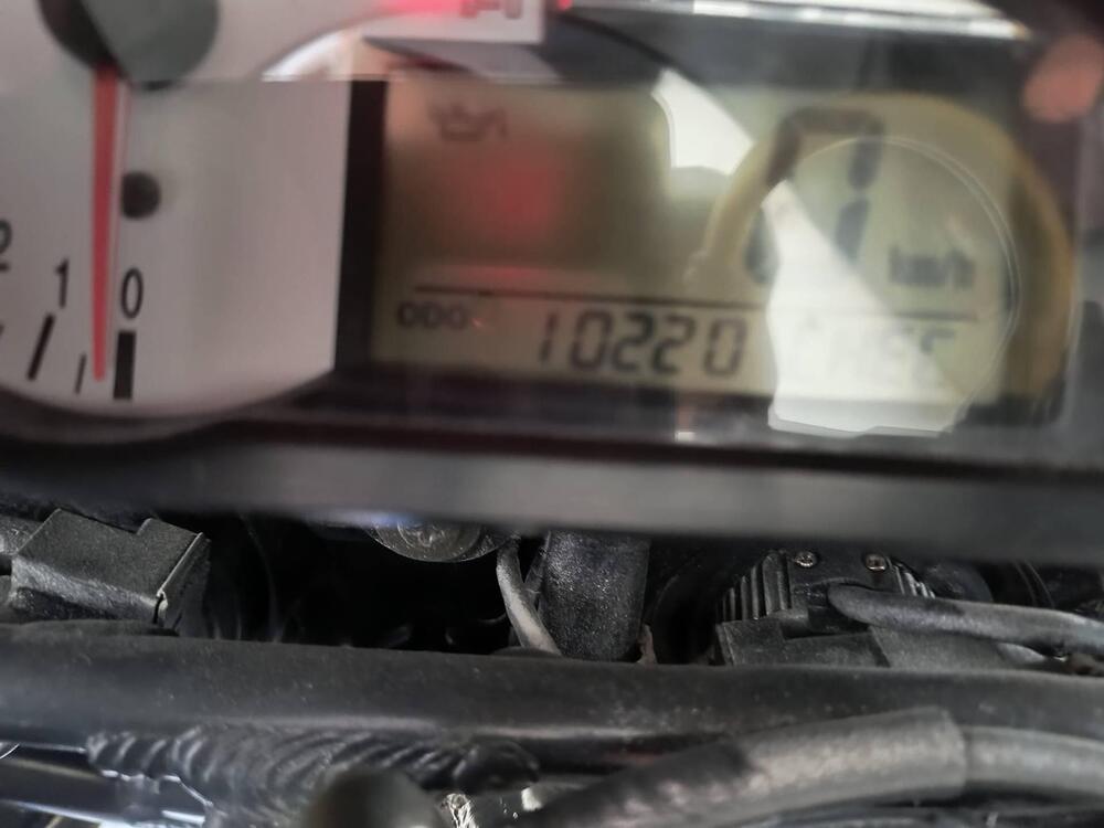 Suzuki GSX-R1000 (2000 - 02) (7)