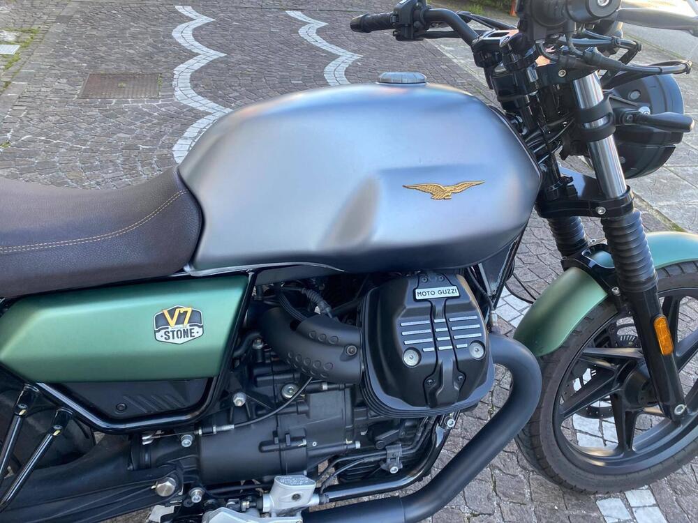 Moto Guzzi V7 Stone Centenario (2021 - 22) (6)