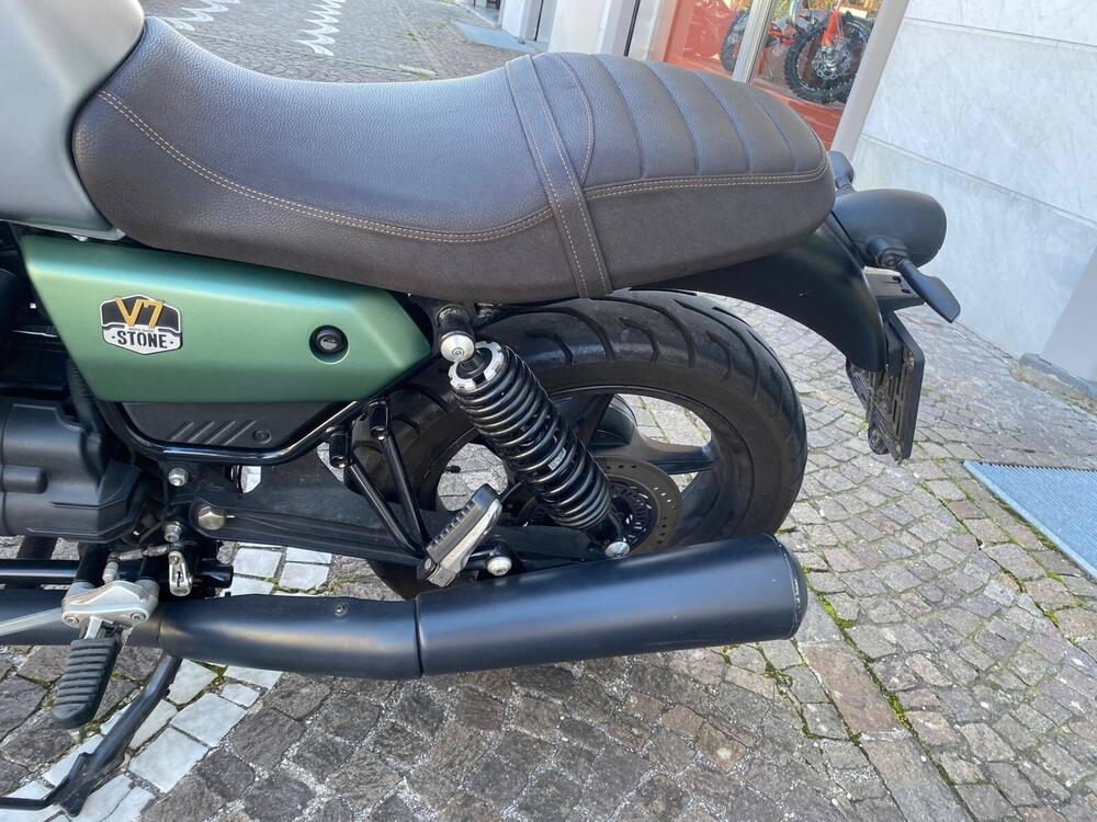 Moto Guzzi V7 Stone Centenario (2021 - 22) (10)