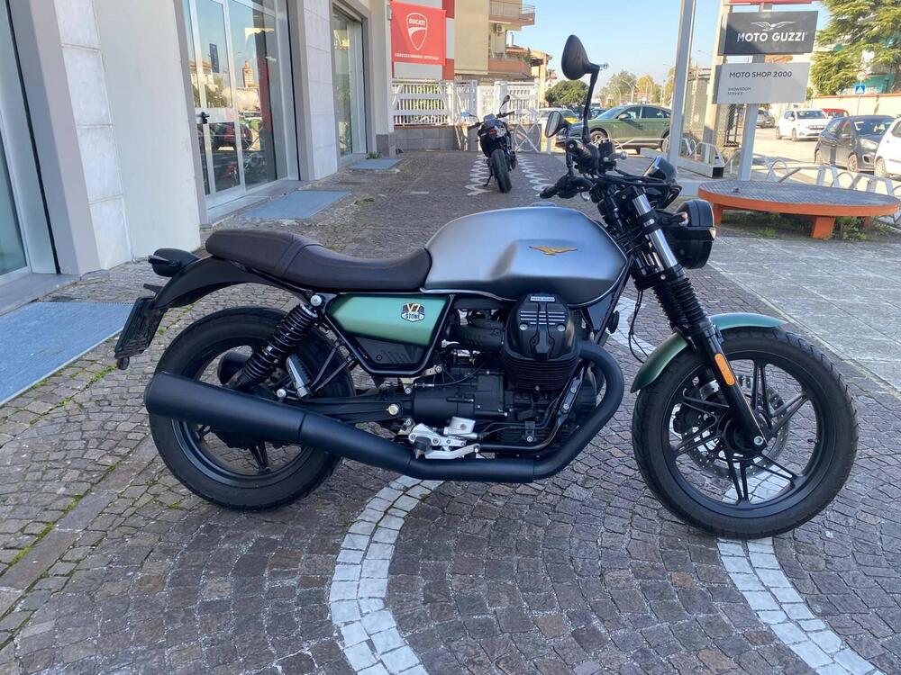 Moto Guzzi V7 Stone Centenario (2021 - 22)