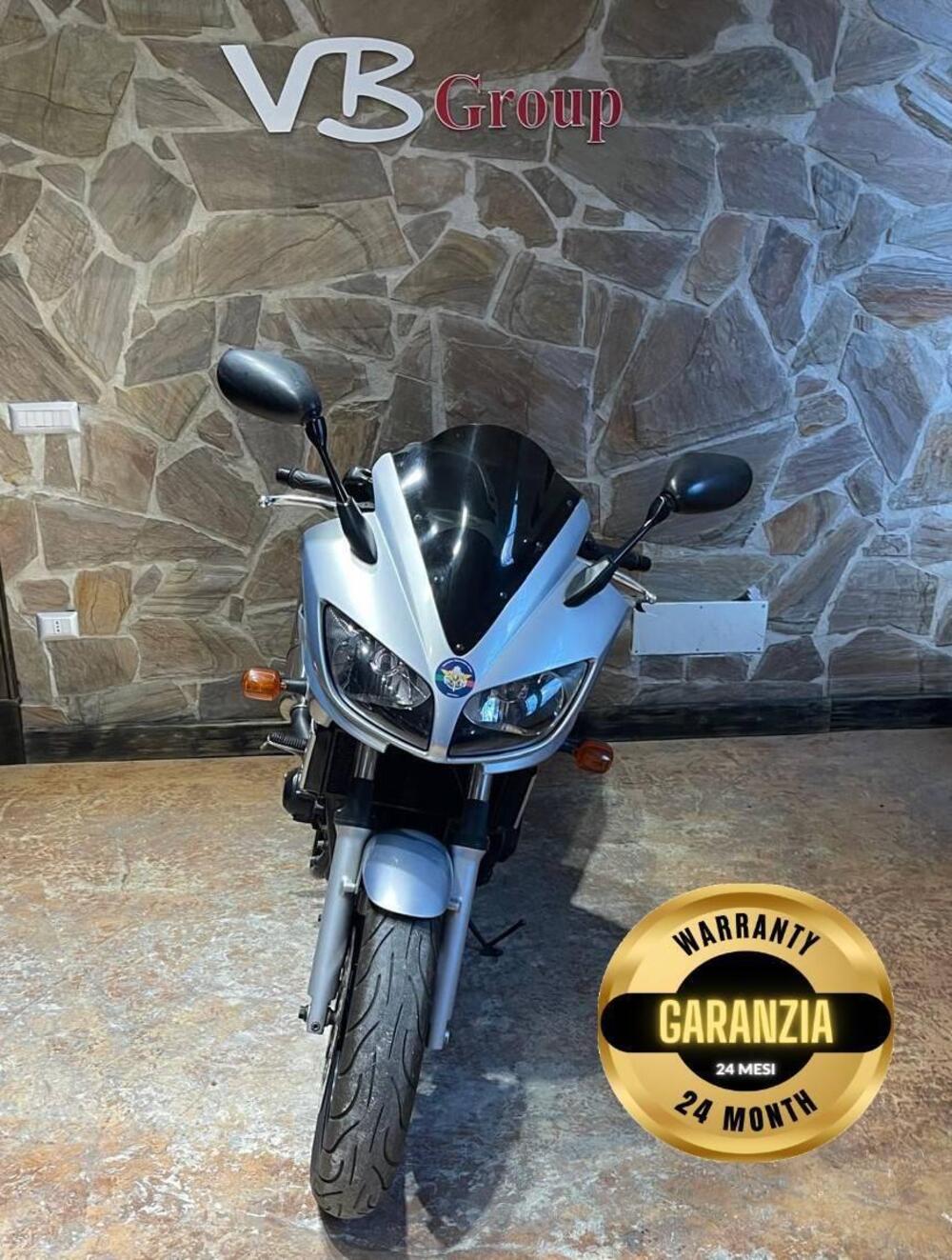 Yamaha FZS 600 Fazer (2002 - 03) (2)