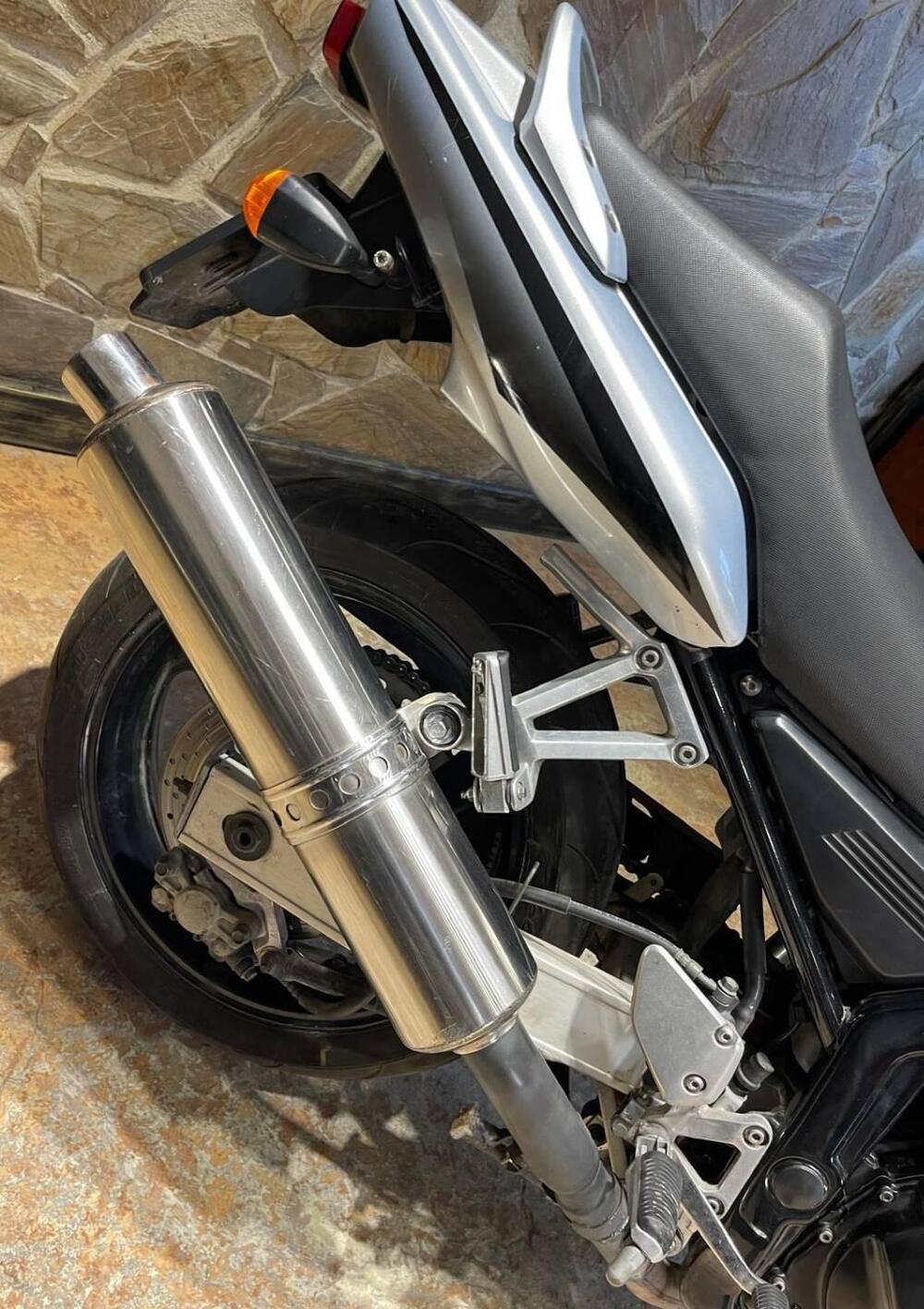 Yamaha FZS 600 Fazer (2002 - 03) (11)