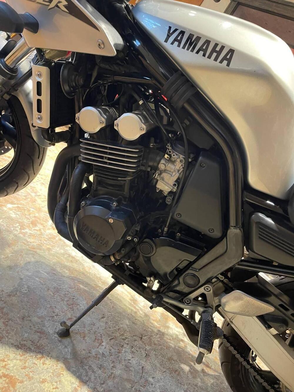 Yamaha FZS 600 Fazer (2002 - 03) (13)