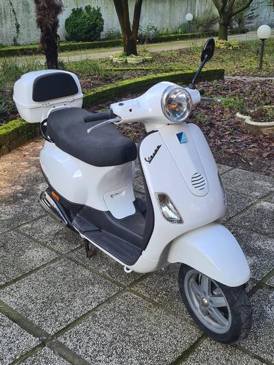 Vespa LX 50 4T (2009 - 14) usata