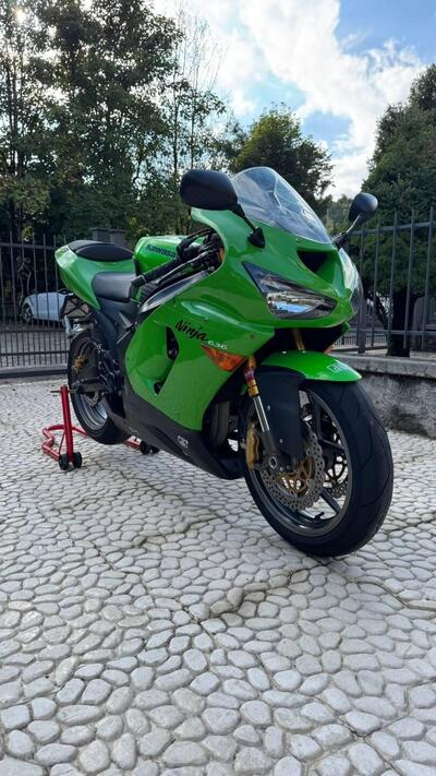 Kawasaki Ninja 636 ZX-6R (2005 - 06) usata