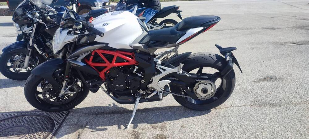 MV Agusta Brutale 800 EAS ABS (2016 - 19) (2)