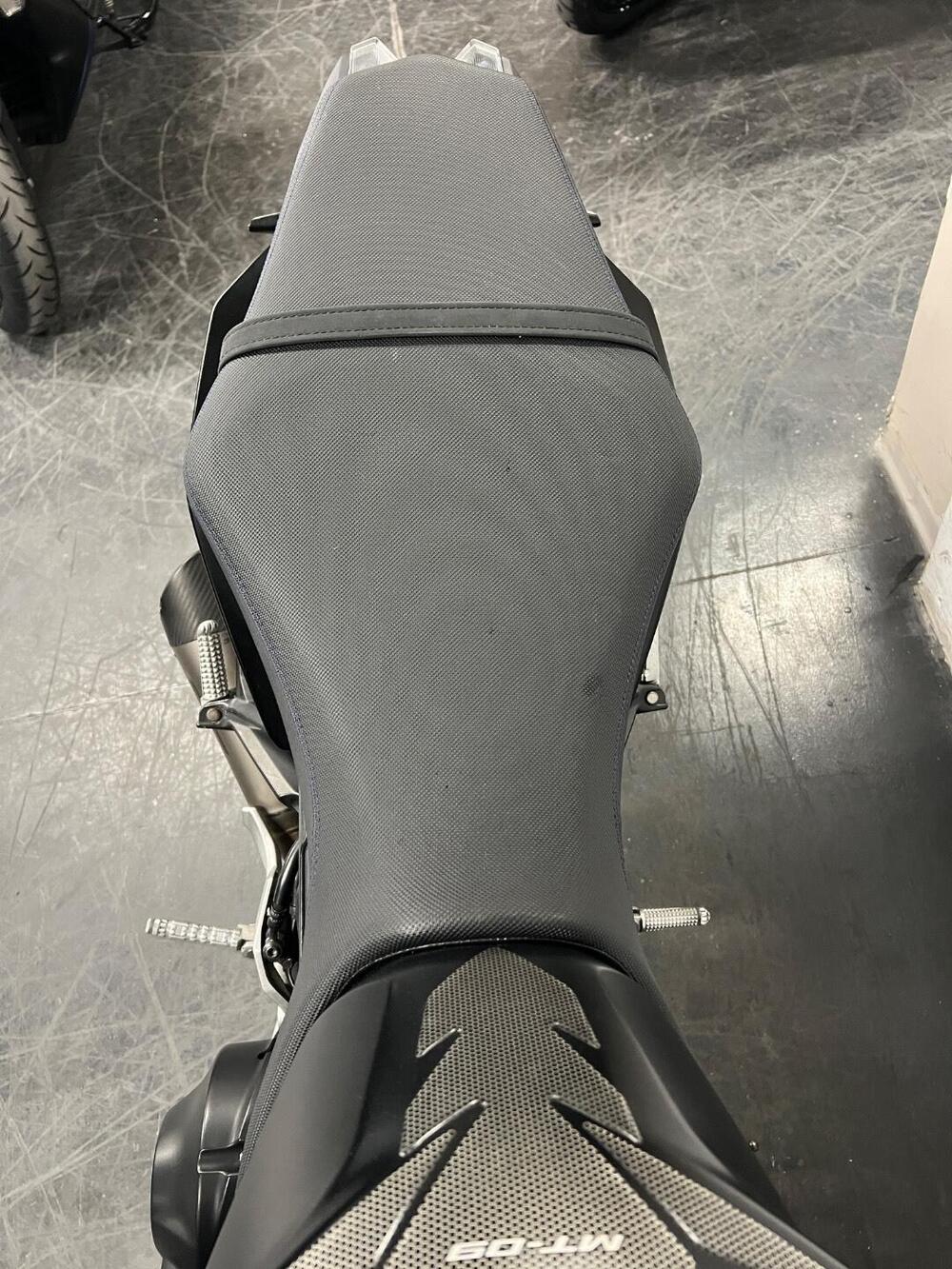 Yamaha MT-09 (2017 - 20) (8)