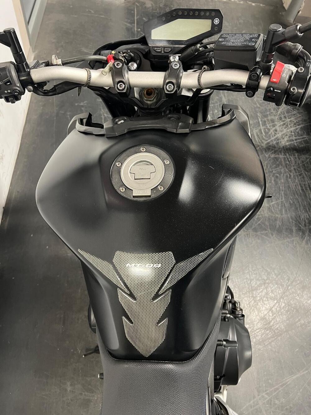 Yamaha MT-09 (2017 - 20) (9)