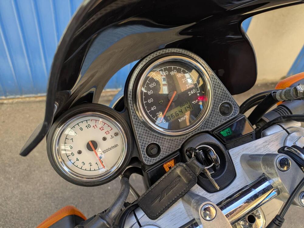 Suzuki SV 650 (1999 - 02) (5)