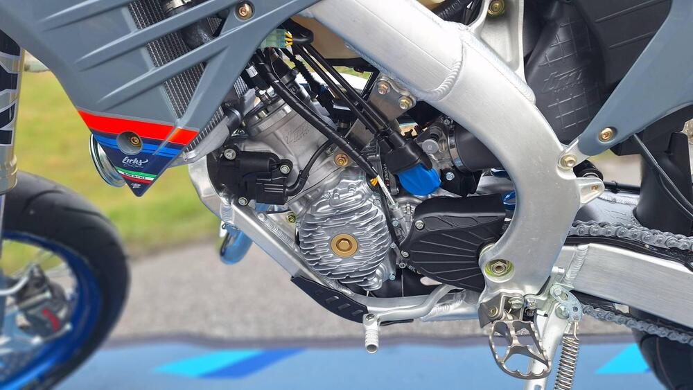 Tm Moto SMR 125 ES Fi 2T (2026) (9)