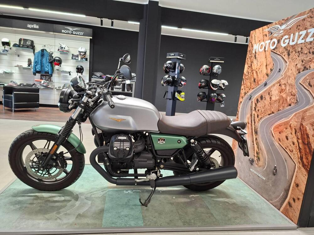 Moto Guzzi V7 Stone Centenario (2021 - 22) (2)