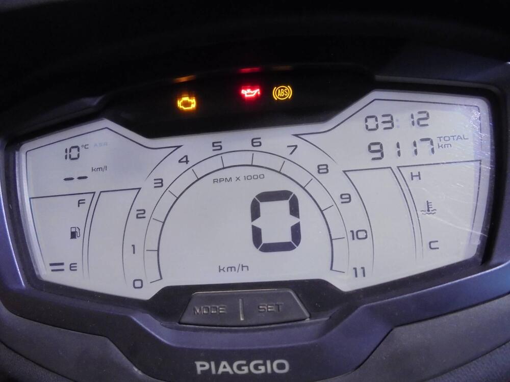 Piaggio Beverly 400 ABS-ASR (2021 - 24) (3)