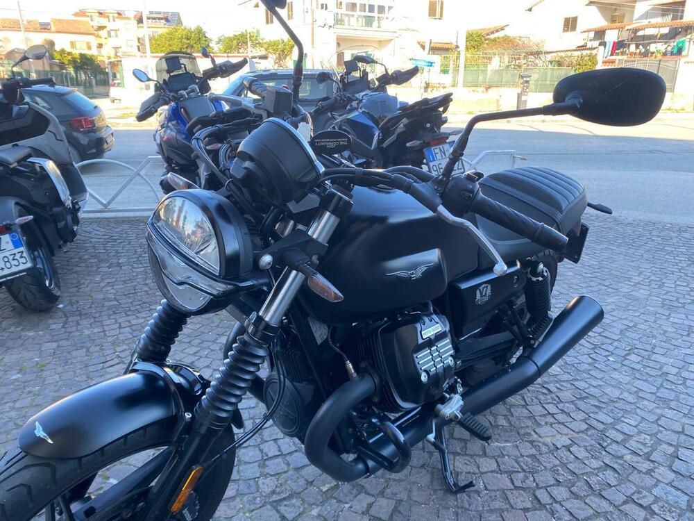 Moto Guzzi V7 Stone (2021 - 24) (5)