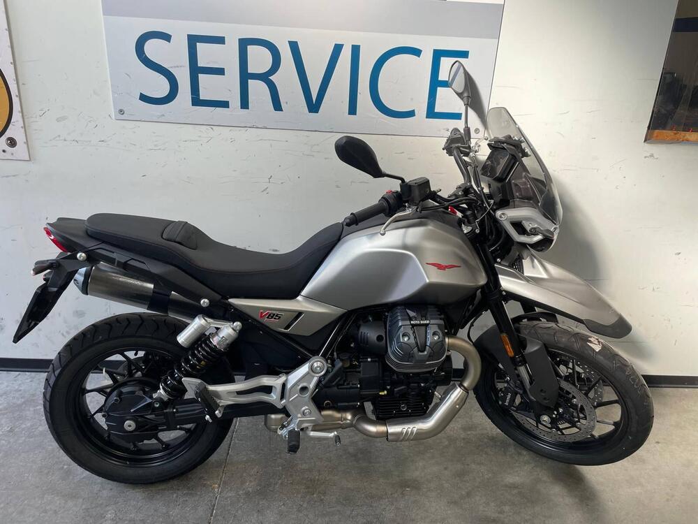 Moto Guzzi V85 Strada (2024 - 26) (2)