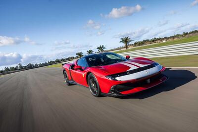 Ferrari 849 Testarossa: 1050 cavalli per la nuova regina ibrida di Maranello [VIDEO]